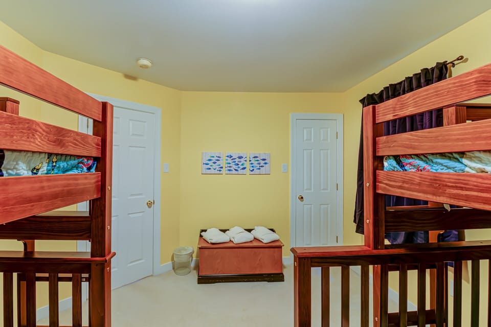 House, Multiple Beds, Fireplace (Sunset Cove) | Interior