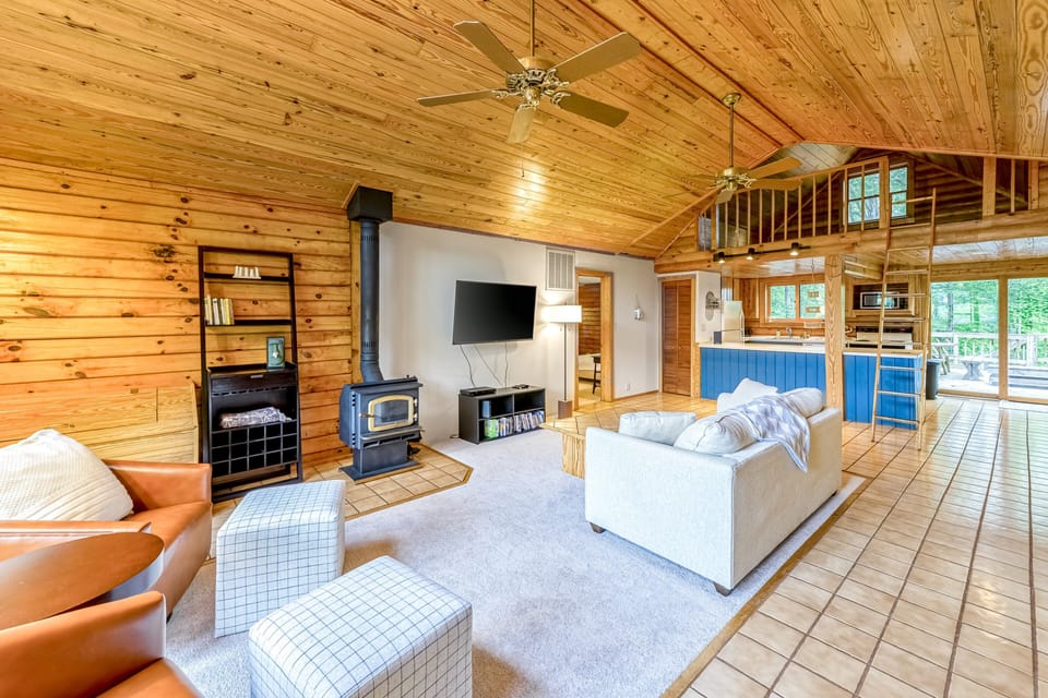 House, Multiple Beds, Kitchen (Tinavi Time) | Living area