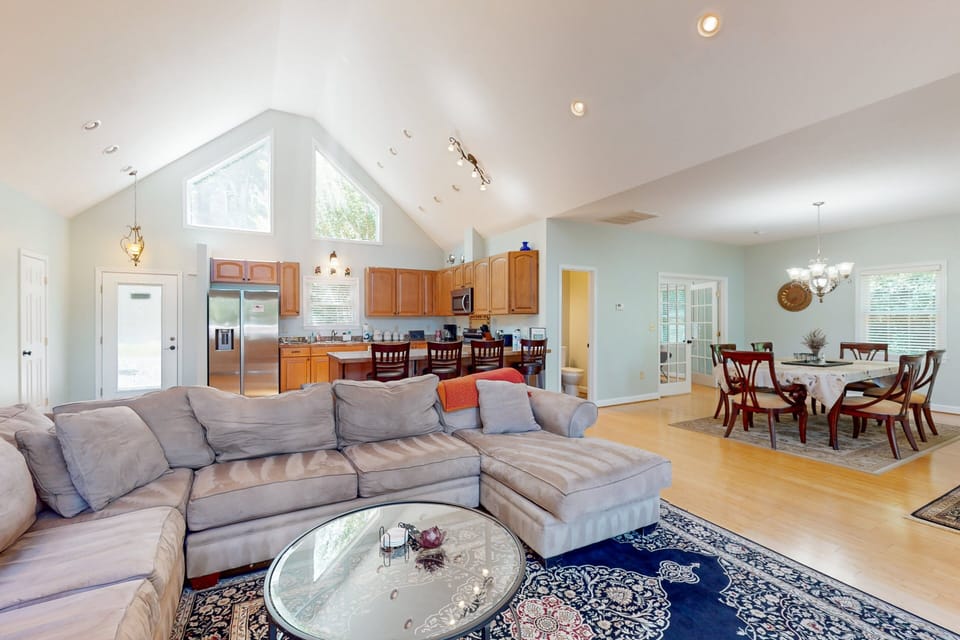 House, Multiple Beds, Balcony (Carolina Cove) | Living area