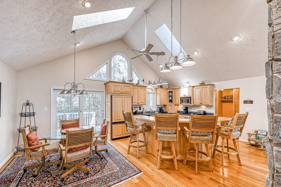 House, Multiple Beds (Carlisle at Saw Mill Coves) | 4 bedrooms, individually decorated, individually furnished, bed sheets