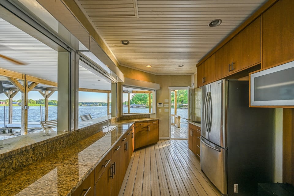 House, Multiple Beds (Dream Lake Castle) | Private kitchen