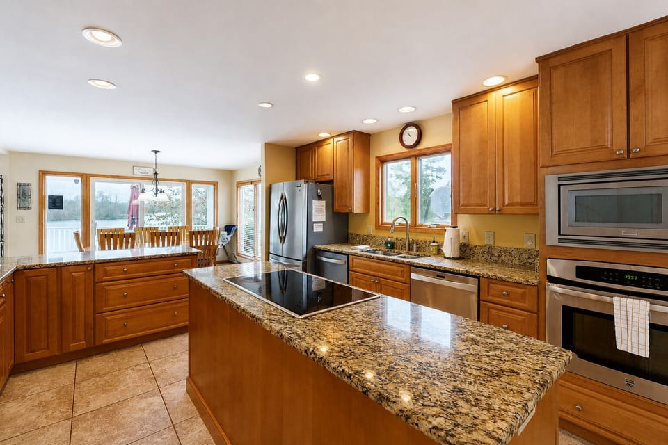 House, Multiple Beds (Fancy Free) | Private kitchen