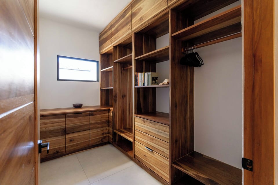 Master features a spacious walk-in closet