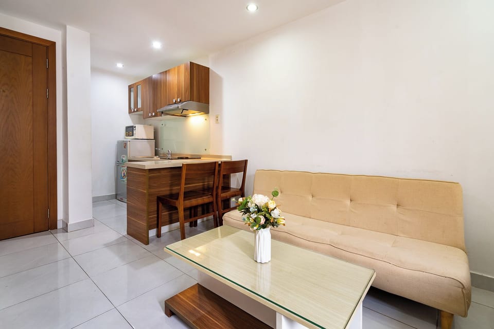 Suite, City View | Living area