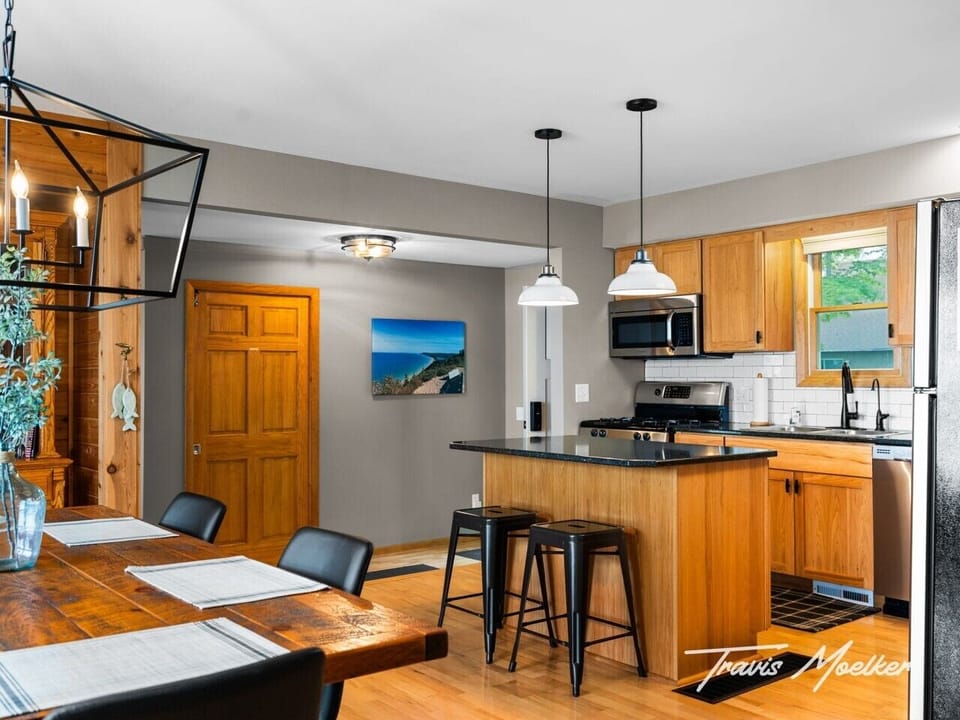 12-web-or-mls-A7406790