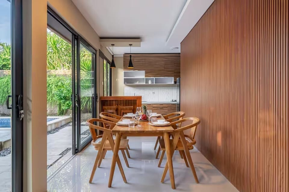 Family Villa, 2 Bedrooms, Patio, Pool View | Dining