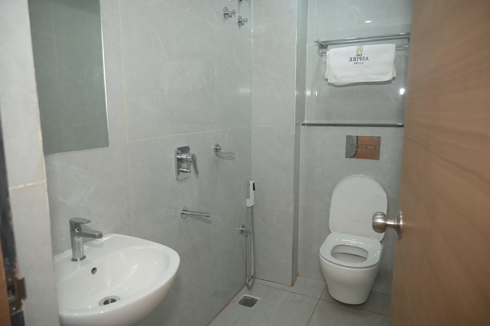 Shower, towels, soap, shampoo