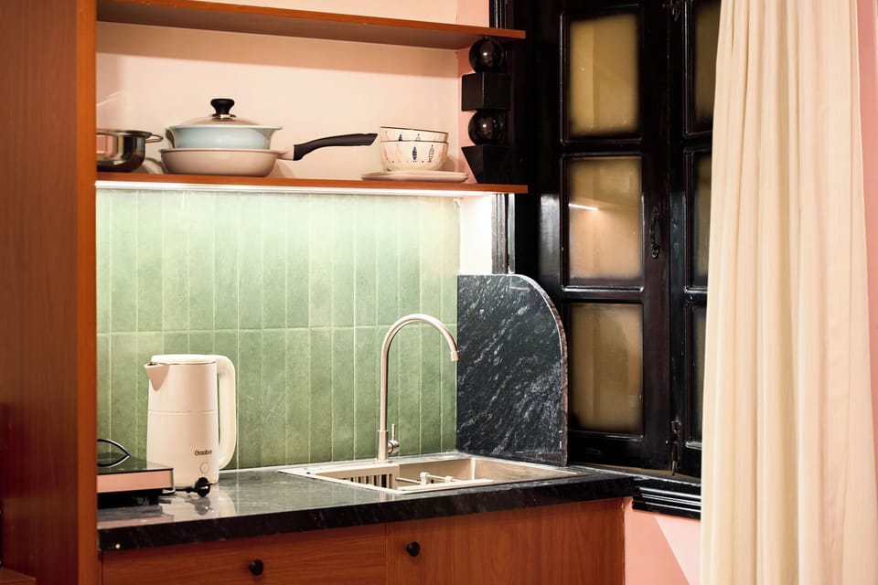 Standard Studio | Private kitchen | Mini-fridge, stovetop, cookware/dishes/utensils