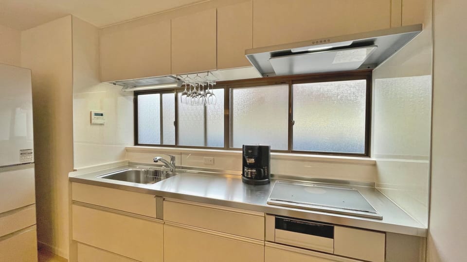 Family Villa | Private kitchen | Griddle, freezer, ice maker