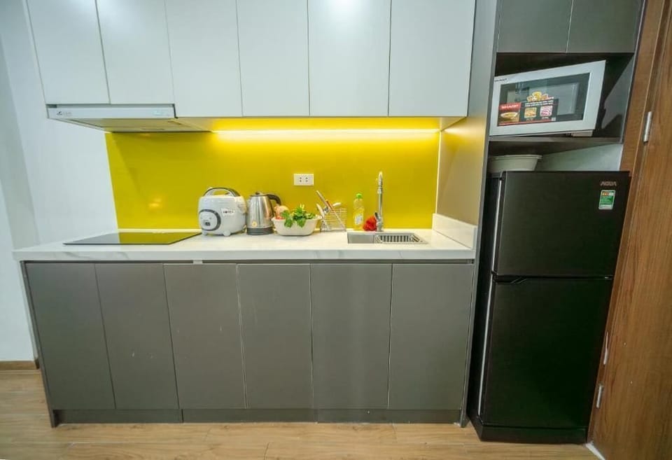 Studio | Private kitchen | Mini-fridge, microwave