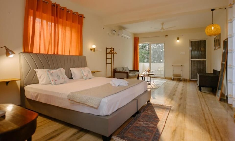 Comfort Studio, Balcony, Garden View | Iron/ironing board (on request), WiFi (free)