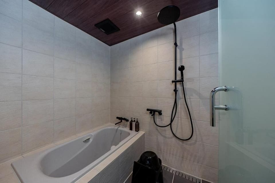 Deluxe Villa | Bathroom | Slippers