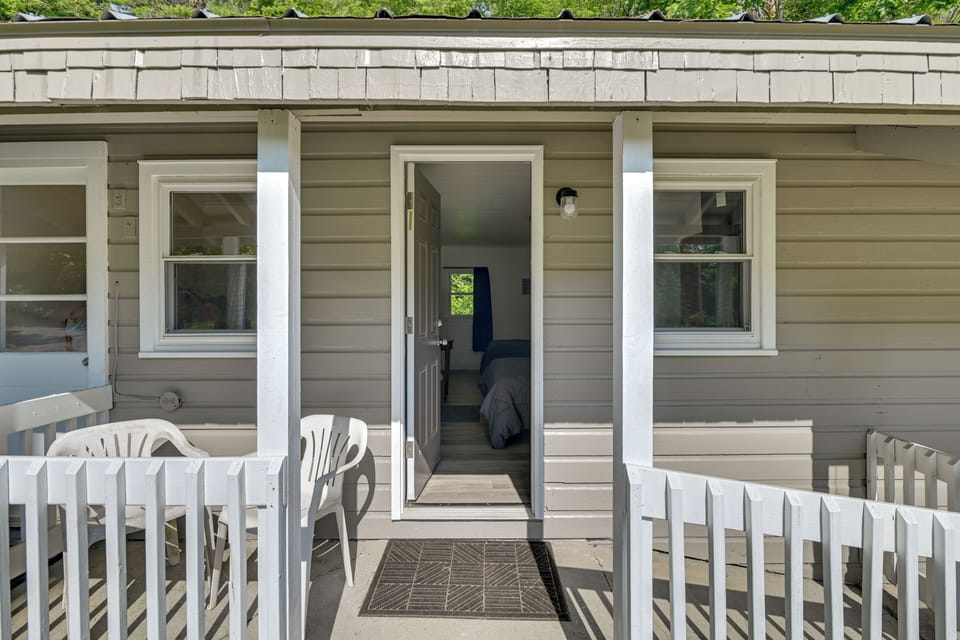 Entryway | 2 Steps Required | Covered Porch