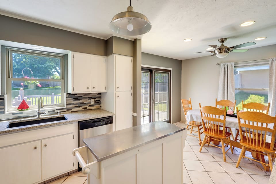 Kitchen | Main Level