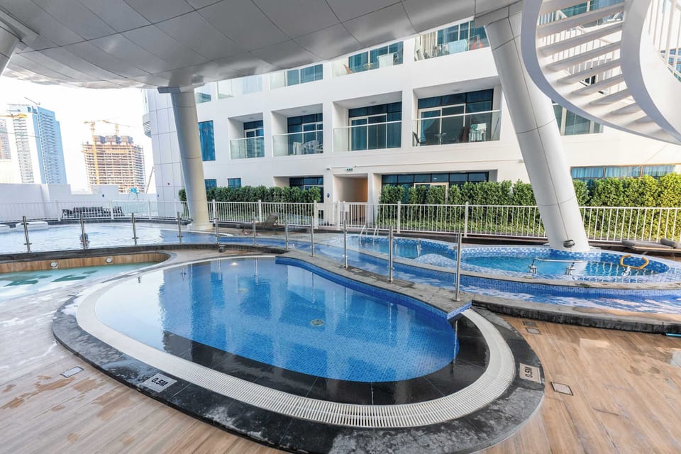 Swimming pool for guest