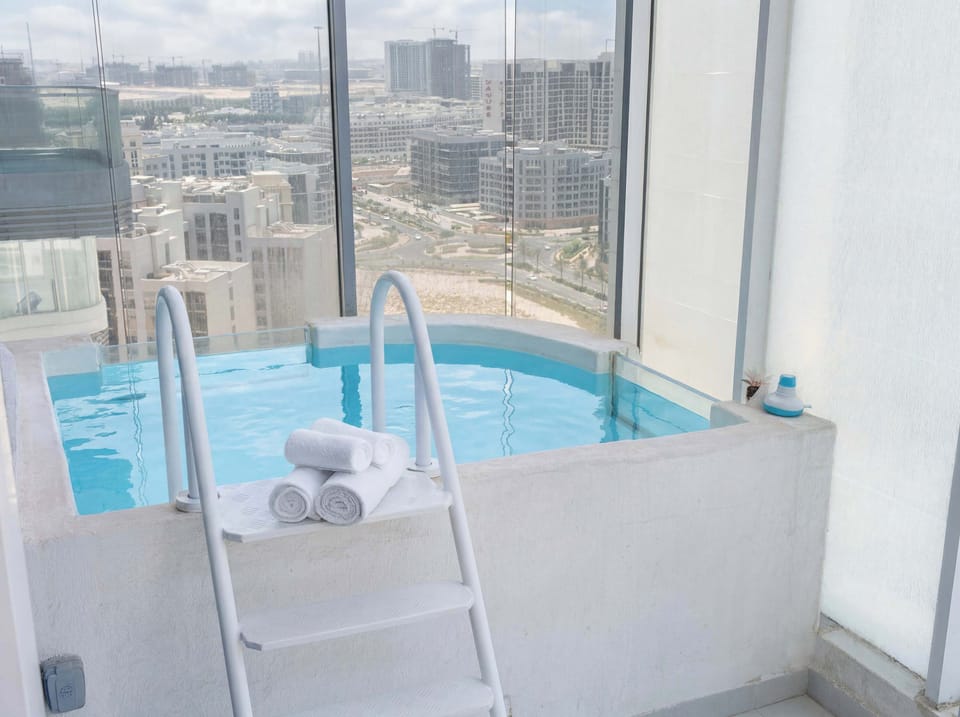 Jacuzzi on the balcony