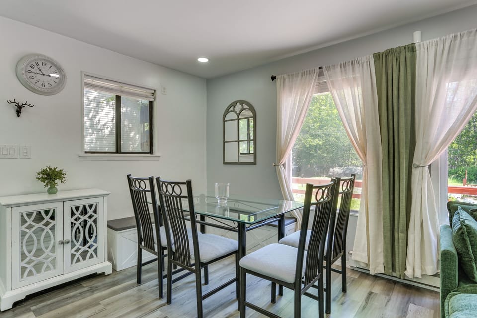 Dining Area | Main Level