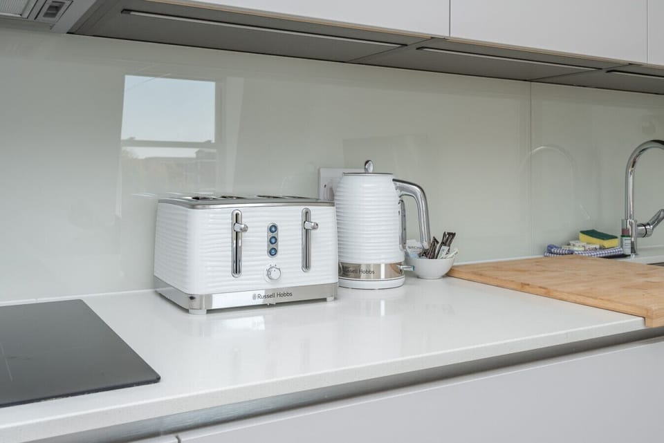 Everything you need for easy breakfasts and simple home cooking.