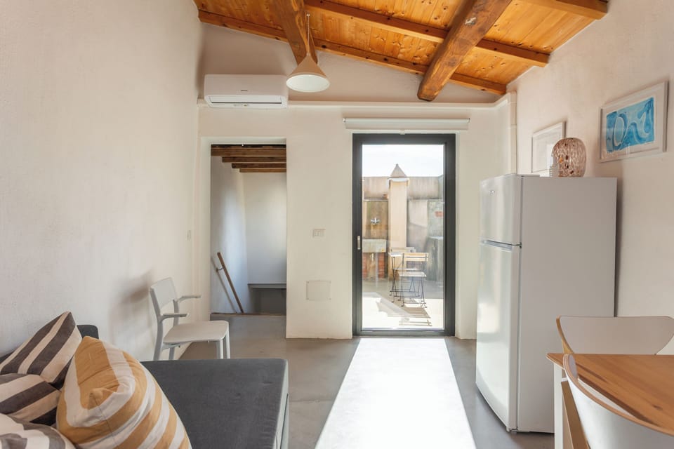 House, Hill View | Interior