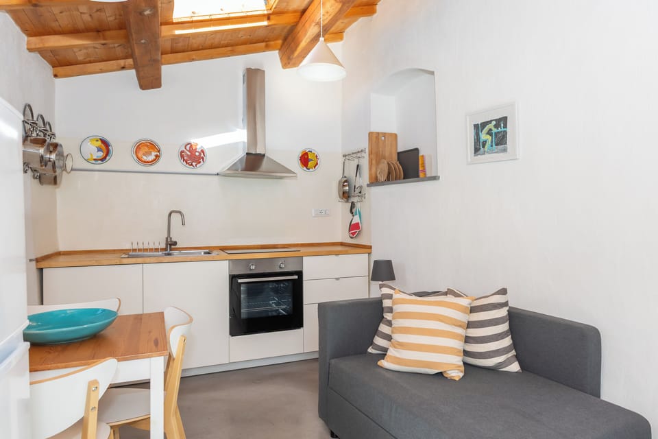 House, Hill View | Interior