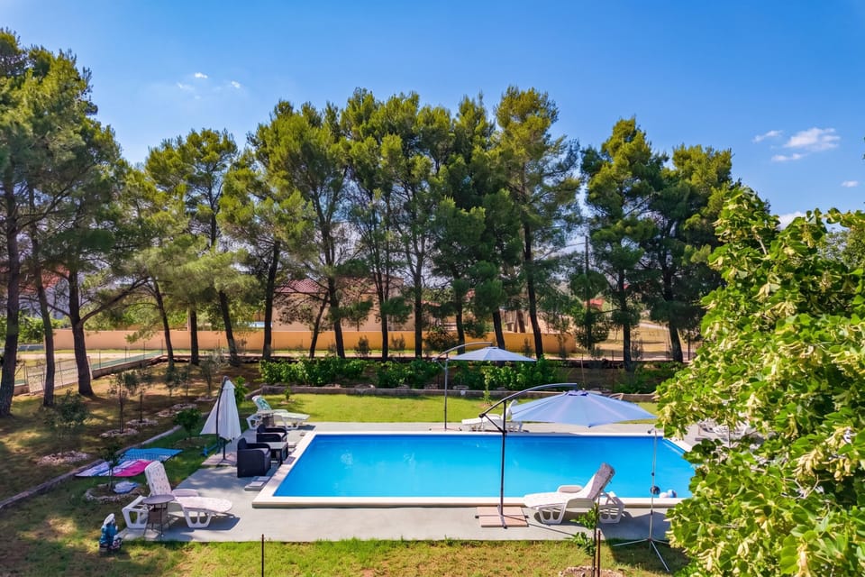 Family House, 3 Bedrooms, Refrigerator & Microwave (Pool & Garden House Jaga) | Pool
