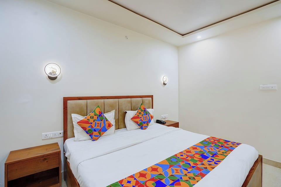 Egyptian cotton sheets, premium bedding, in-room safe, desk