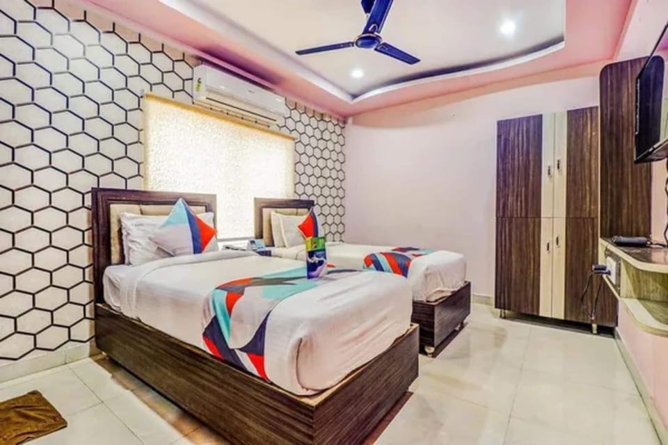 Egyptian cotton sheets, premium bedding, in-room safe, desk
