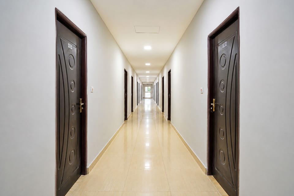 FabHotel Moon Stay - Nr Urappakkam Railway Station Hotel in Chennai