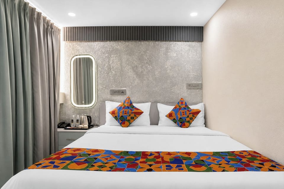 Deluxe Room | Egyptian cotton sheets, premium bedding, in-room safe, desk