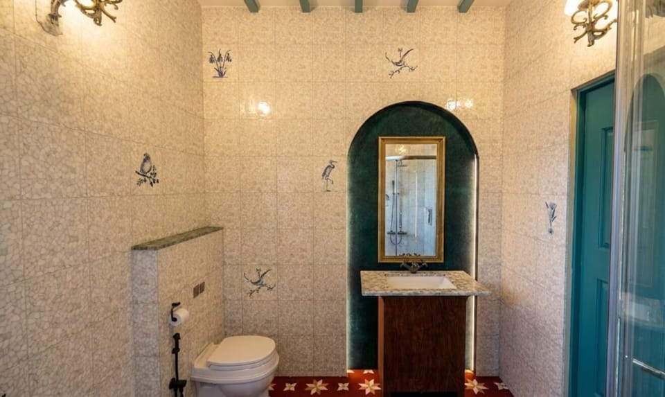 Superior Studio Suite | Bathroom