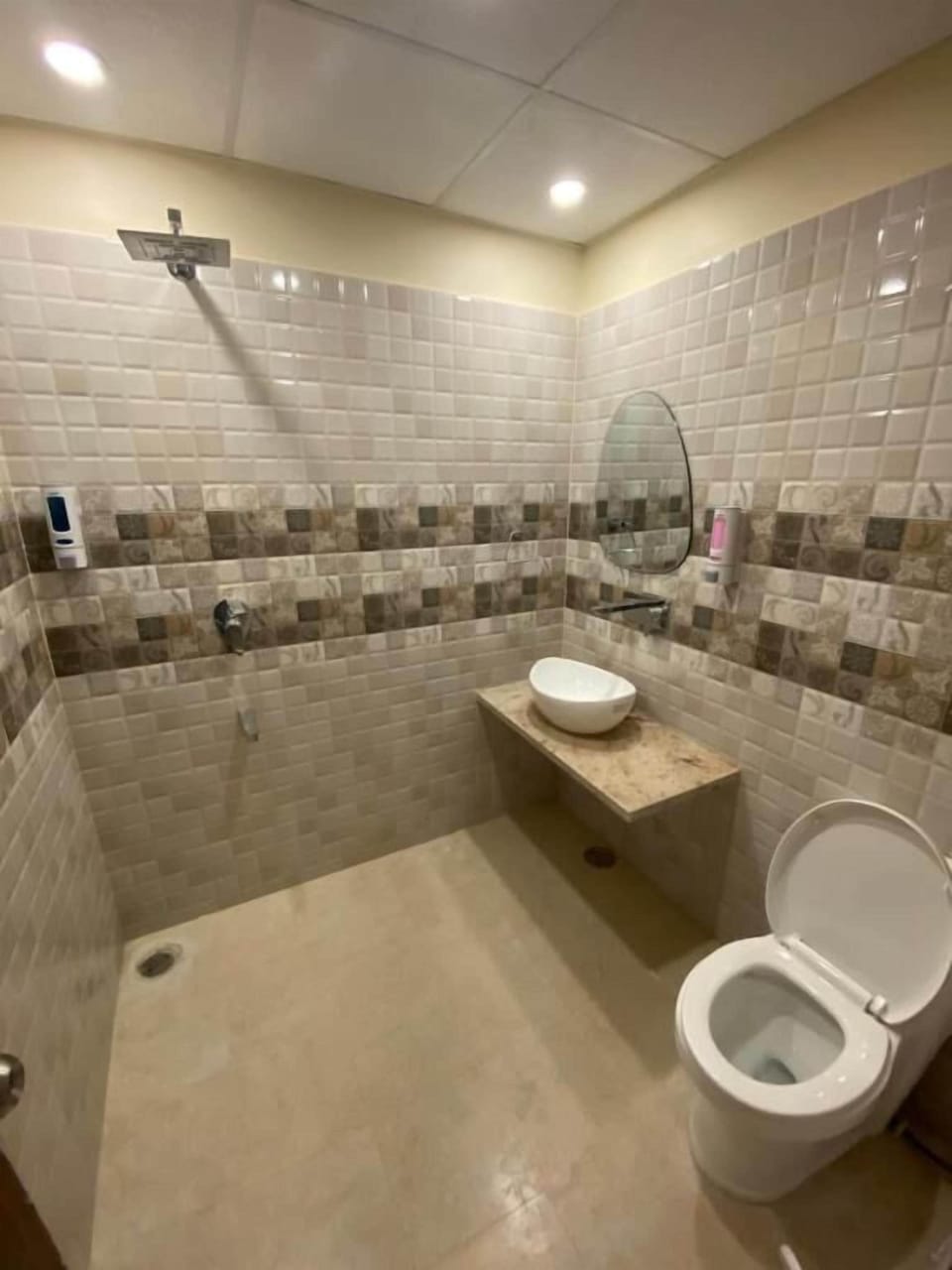 Shower, towels, soap, shampoo