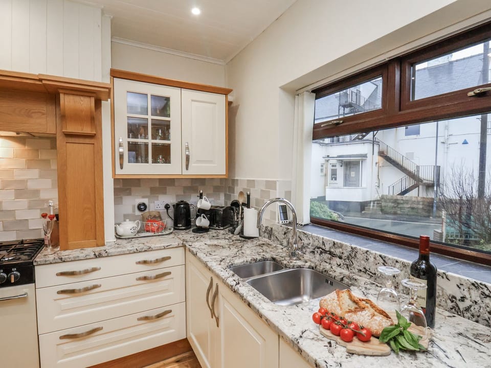 Dishwasher, cookware/dishes/utensils