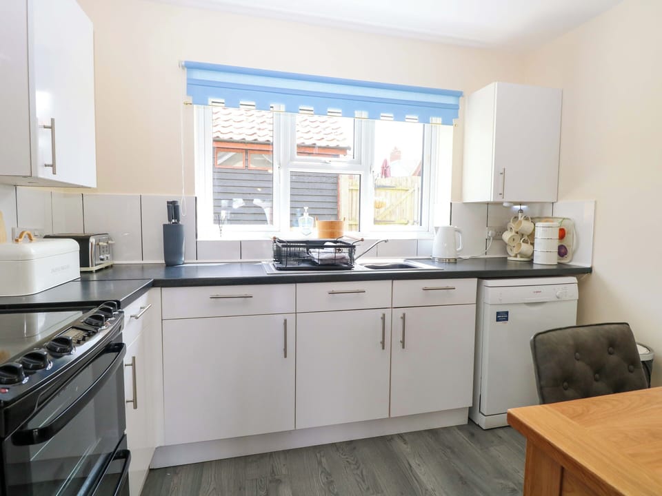 Dishwasher, cookware/dishes/utensils