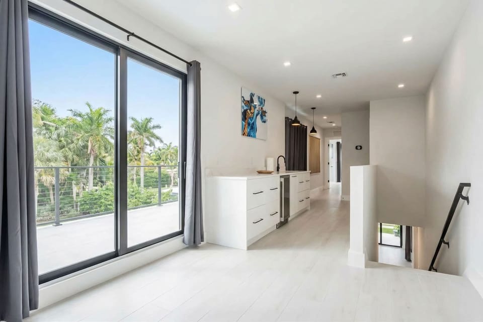 House | 8 bedrooms, high-speed internet