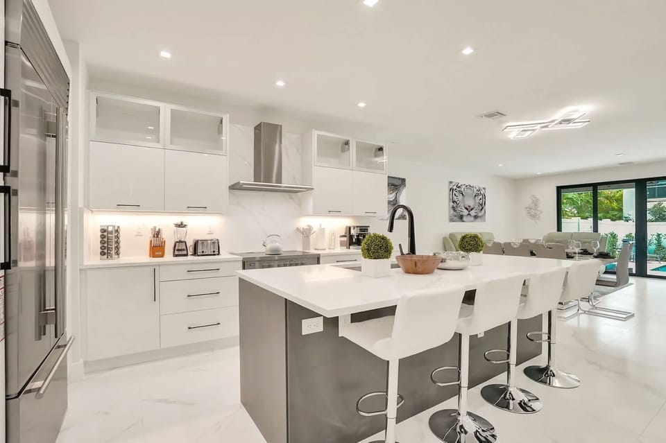 House | 8 bedrooms, high-speed internet