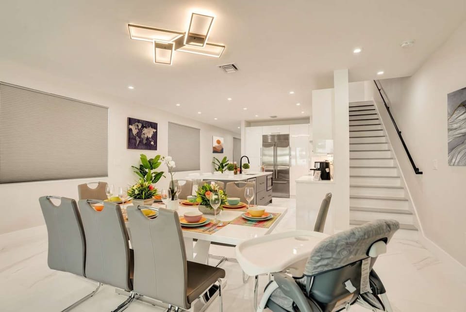 House | 8 bedrooms, high-speed internet