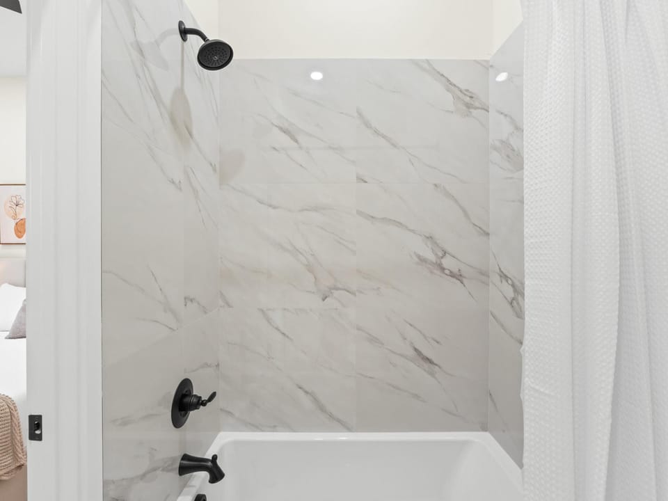 Primary Bathroom - Shower Tub Combo - Floor 3