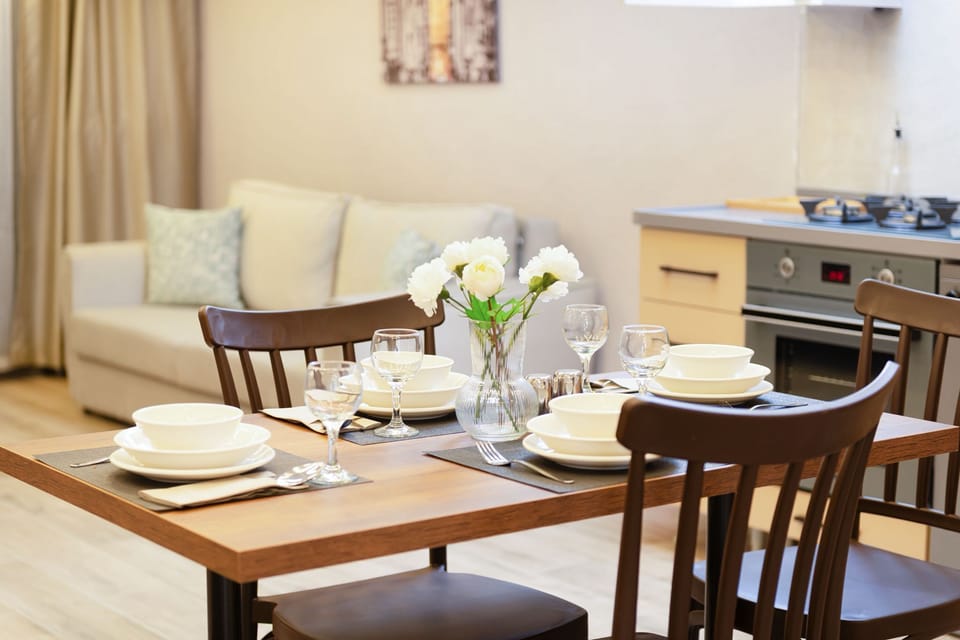 Deluxe Apartment | Blackout drapes, soundproofing, iron/ironing board, free WiFi