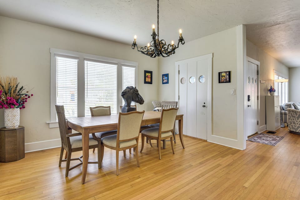 House (4 Bedrooms) | Interior