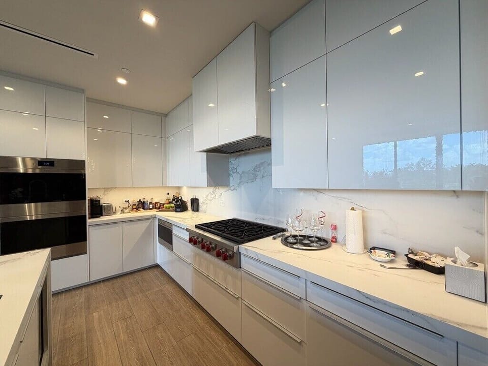 St. Regis Residence 207 by FVC - Kitchen