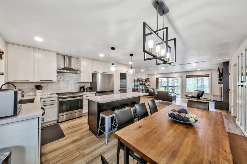 House, 4 Bedrooms | Private kitchen | Coffee/tea maker, fridge, oven, toaster