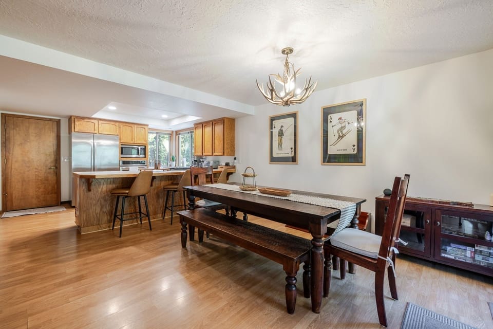House, 4 Bedrooms | Dining