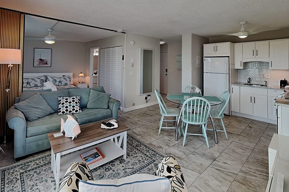Living / Dining - Open Concept Area