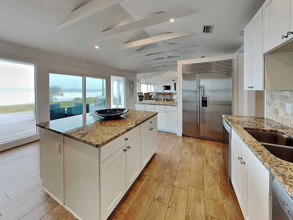 Fully Equipped Kitchen with Stainless Steel Appliances