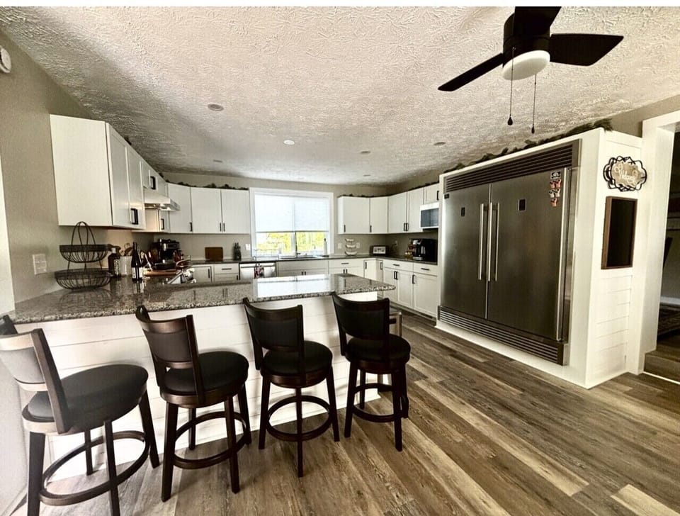 pine rock kitchen