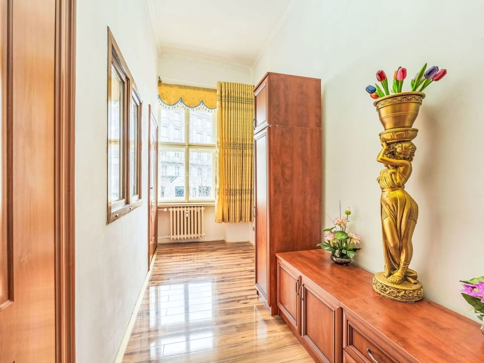 Balcony, Villa