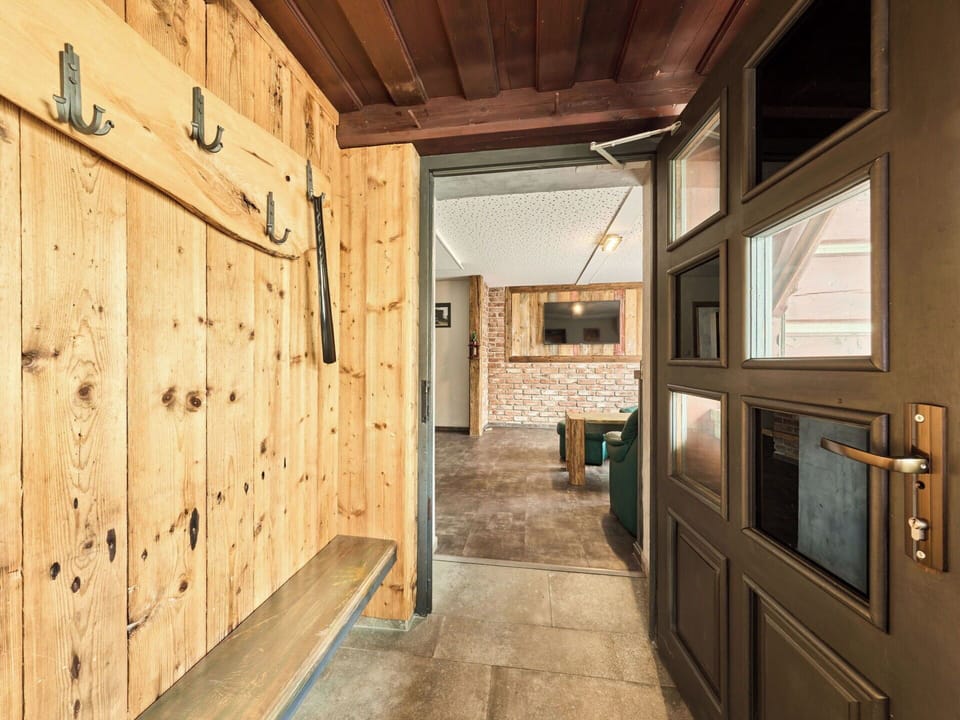 Wall, Wood, Flooring, Ceiling, Floor, Interior Design, Door, Hardwood, Wood Stain, Plank