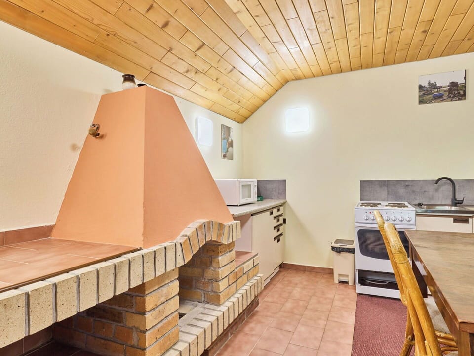 Wood, Interior Design, Ceiling, Flooring, Furniture, Floor, Room, Wood Stain, Kitchen