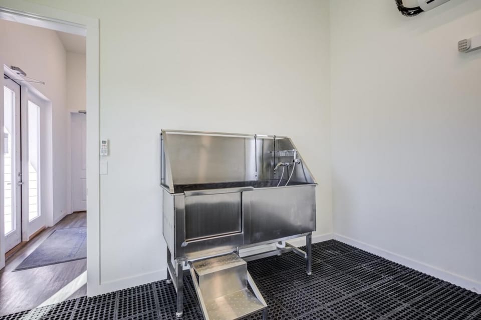 Pet-friendly amenities