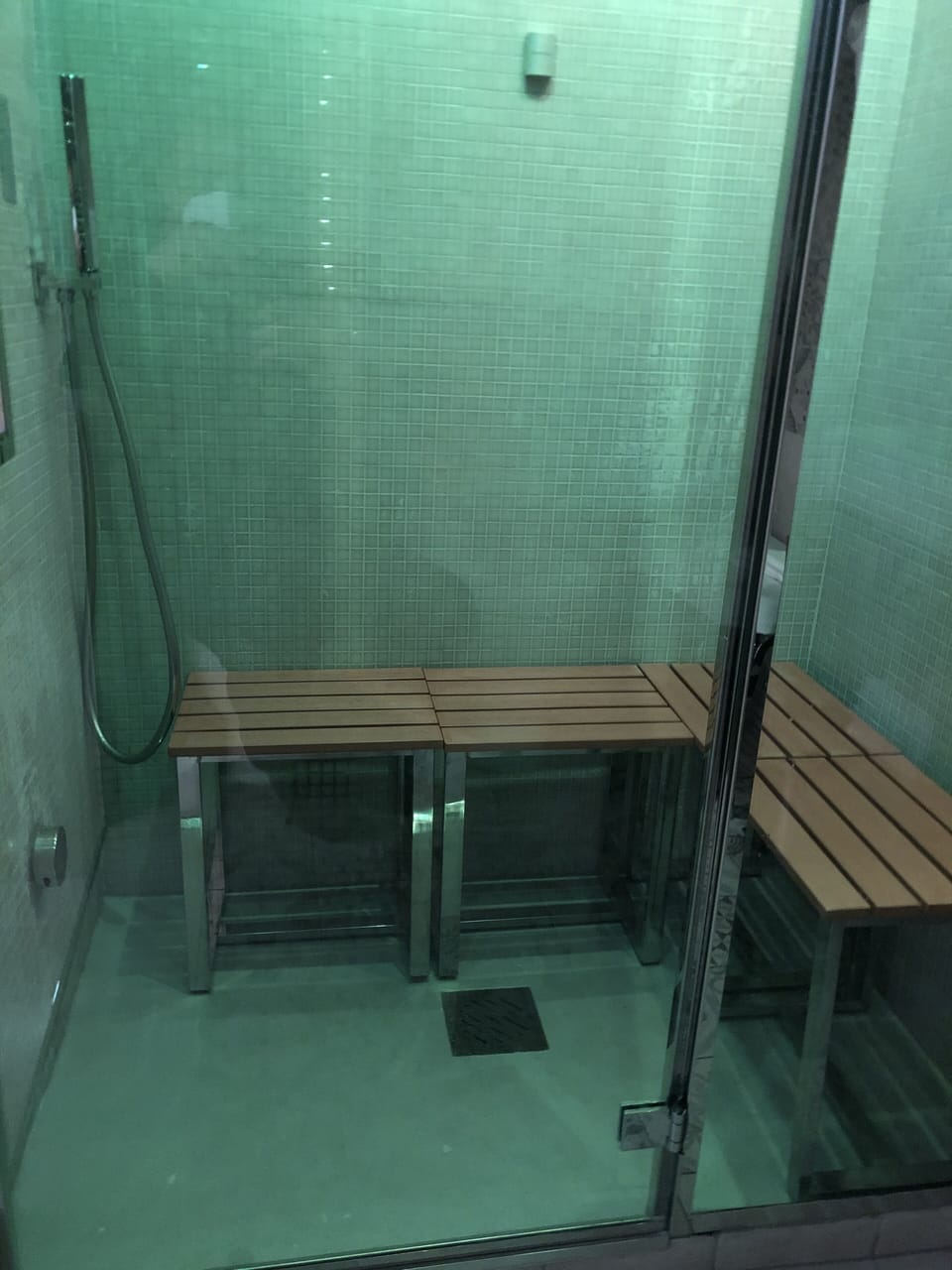 Superior Studio Suite, Sauna | Bathroom | Free toiletries, hair dryer, bidet, towels